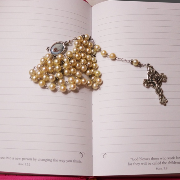 Women’s Fuchsia Pink Blank Prompted Journal Diary God Works For The Good - Gift - Picture 13 of 16